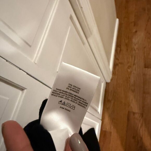 Express NWT black ribbed sweater dress off shoulder size M - Picture 7 of 12